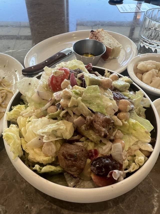 닭안심을 넣은 h654의 시저콥샐러드