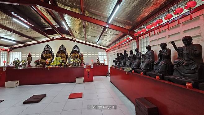 금덕원 2층 법당의 십팔나한