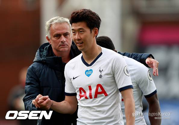 [사진] 손흥민과 무리뉴 감독 ⓒGettyimages(무단전재 및 재배포 금지)