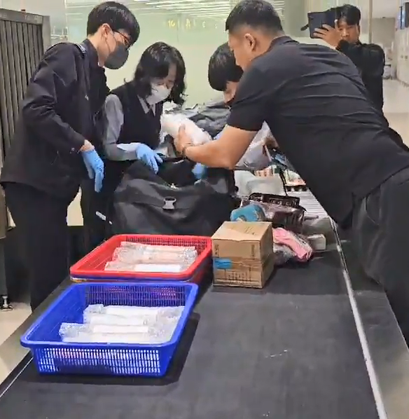 ▲평택경찰서가 태국서 특수제작한 바디로션 통에 필로폰을 숨겨 밀반입한 국제마약조직 일당을 검거했다.ⓒ평택경찰서