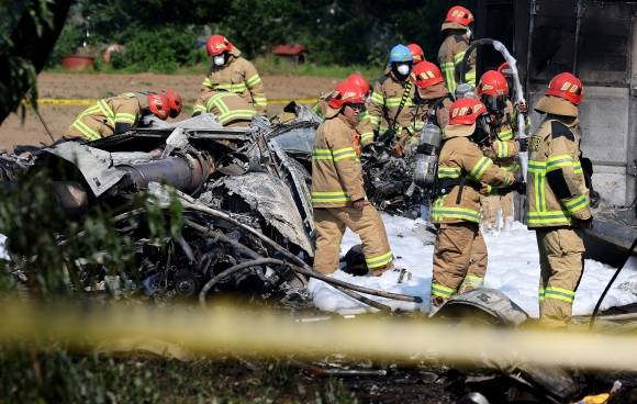 29일 오후 1시 53분쯤 경북 포항시 남구 동해면 신정리 인근 한 야산에 해군 항공사령부 소속 P-3 해상초계기가 추락해 군과 소방 당국 등 관계기관이 현장 수습을 하고 있다. 2025.5.29 뉴시스