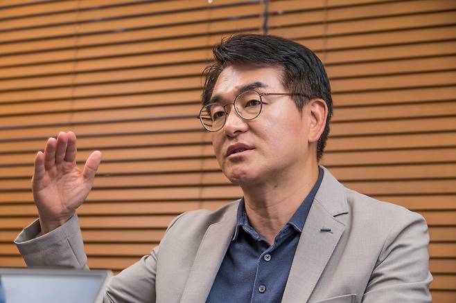 27일 오전 서울 종로구의 한 카페에서 박용진 더불어민주당 사람사는세상 국민화합위원장이 시사저널과 인터뷰를 하고 있다. ⓒ시사저널 최준필