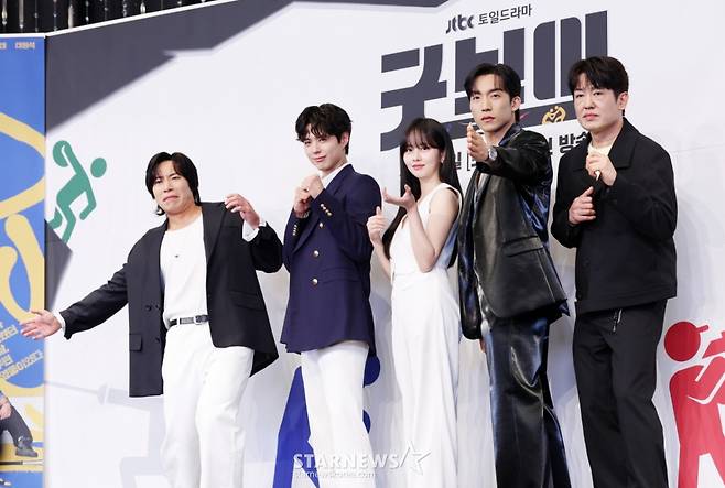 배우 태원석, 바곱검, 김소현, 이상이, 허성태가 29일 서울 구로구 더 링크 서울 트리뷰트 포트폴리오 호텔에서 열린 JTBC 토일 드라마 '굿보이' 제작발표회에서 포즈를 취하고 있다. /2025.05.29 /사진=김휘선 hwijpg@