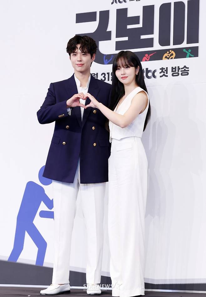 배우 박보검, 김소현이 29일 서울 구로구 더 링크 서울 트리뷰트 포트폴리오 호텔에서 열린 JTBC 토일 드라마 '굿보이' 제작발표회에서 포즈를 취하고 있다. /2025.05.29 /사진=김휘선 hwijpg@