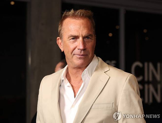 지난해 9월 LA 아카데미 영화박물관 전시에 참석한 케빈 코스트너 [AFP 연합뉴스 자료사진. 재판매 및 DB 금지]