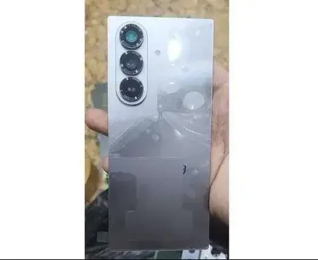 갤럭시 폴드 7 후면 카메라