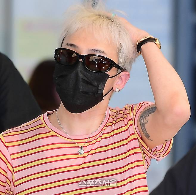 GD(지드래곤)가 입국장에 모습을 보이고 있다. 이주상기자 rainbow@sportsseoul.com