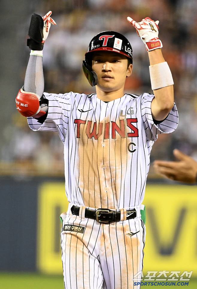 29일 잠실야구장에서 열린 한화와 LG의 경기, 7회말 LG 박해민이 안타를 치고 기뻐하고 있다. 잠실=허상욱 기자wook@sportschosun.com/2025.05.29/