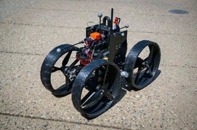 주행 모드로 변신한 애트모 로봇 (출처=Ioannis Mandralis/칼텍/커뮤니케이션스 엔지니어링)