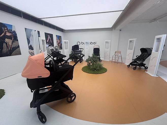 부가부 성수동 팝업스토어 2층에는 부가부 제품이 전시돼 있다. 황소영 기자 fangso@donga.com