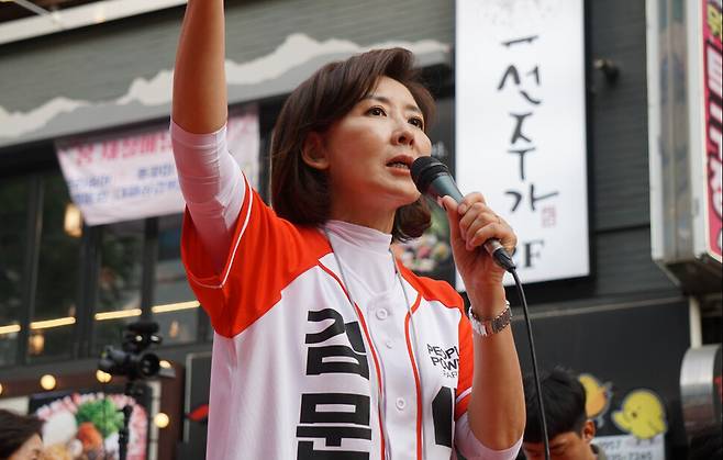 나경원 국민의힘 중앙선대위 공동선대위원장이 김문수 국민의힘 대통령 후보 지지 유세를 하고 있다. 나경원 의원 페이스북 갈무리