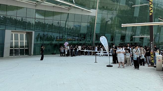 ▲ 사람이 별로 안 보였다는 말은 취소