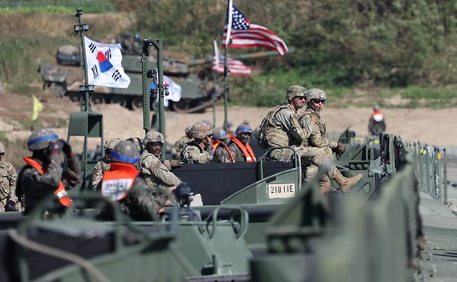 한미연합 도하훈련 장면. [매경DB 자료사진]