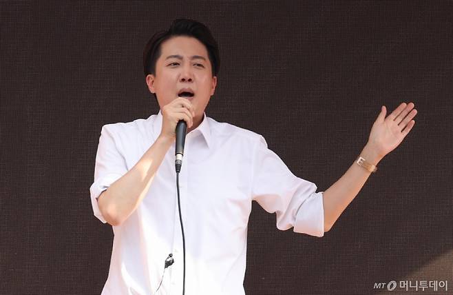 이준석 개혁신당 대선후보가 29일 서울 성북구 고려대 정경대 후문에서 열린 유세에서 지지를 호소하고 있다. 2025.05.29. /사진=뉴시스 /사진=조성봉