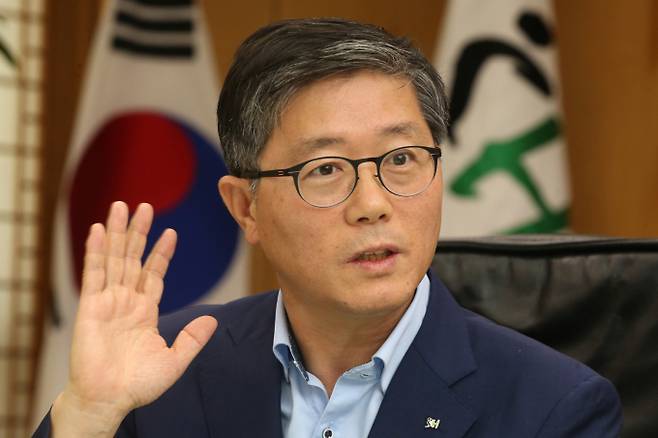 변창흠 전 국토교통부 장관은 소셜믹스에 대해 '돈으로 해결할 수 없는 정책의 영역'이라고 강조했다. 사진은 변 전 장관이 2017년 서울주택도시공사(SH) 사장으로 재직한 당시 머니투데이와 인터뷰한 모습. /사진=머니투데이