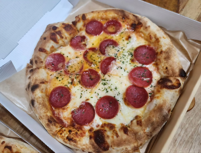 배달의민족이 메뉴판의 상세한 설명으로 재주문을 높인 사례로 꼽은 피자가게 ‘피자느반’ [피자느반 SNS]