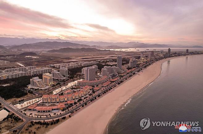 갈마해안관광지구 (평양 조선중앙통신=연합뉴스) 김정은 북한 국무위원장이 지난해말 돌아본갈마해안관광지구(원산시) 내 여러 호텔과 부대시설의 모습. 통신은 갈마 해안관광지구가 6월부터 운영한다고 보도했다. [국내에서만 사용가능. 재배포 금지. For Use Only in the Republic of Korea. No Redistribution] nkphoto@yna.co.kr