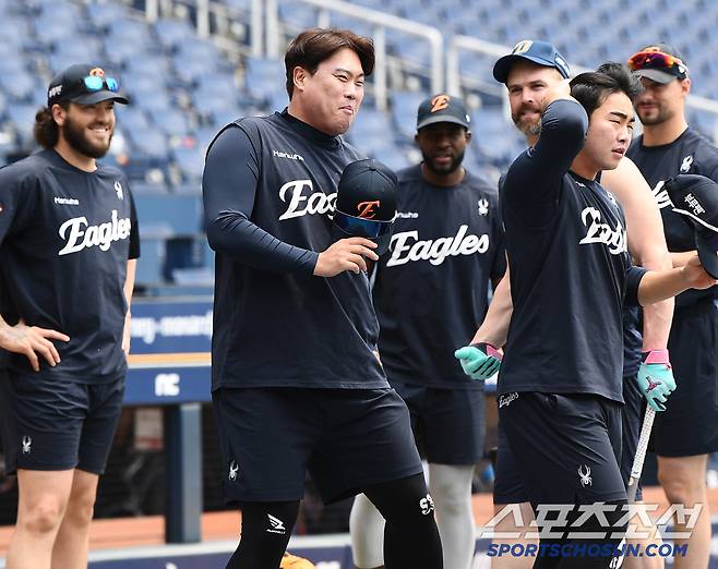 곧바로 되치기 당했다.