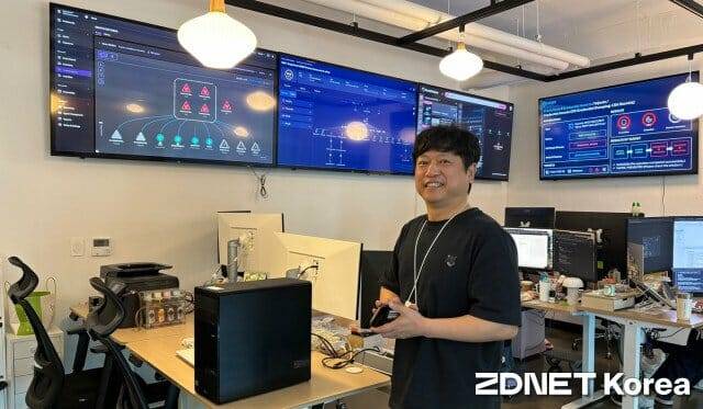 권영목 파고네트웍스 대표가 22일 서울 용산구 사옥에서 지디넷코리아에 MDR센터를 소개하고 있다.(사진=유혜진 기자)