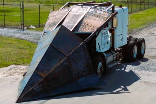 개조 세미 트럭, 버터컵(Buttercup) / 인스타그램 @westengw