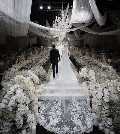 모델 아이린이 결혼식에서 입은 드레스