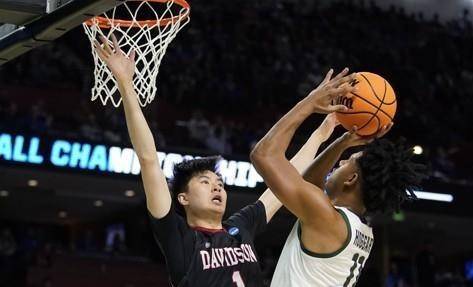 미국 데이비슨 대학 시절의 이현중 (출처=연합뉴스)