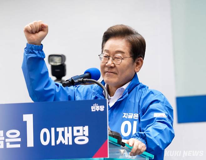 이재명 더불어민주당 대선 후보가 지난 19일 서울 용산역 광장에서 열린 집중 유세에서 발언하고 있다. 유희태 기자