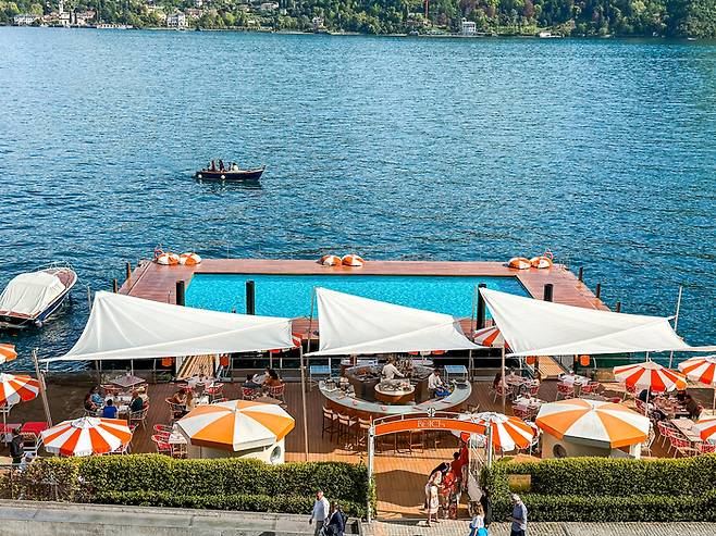 플로팅 풀, 워터 온 워터(Water on Water) / 사진=권효정 여행+ 기자