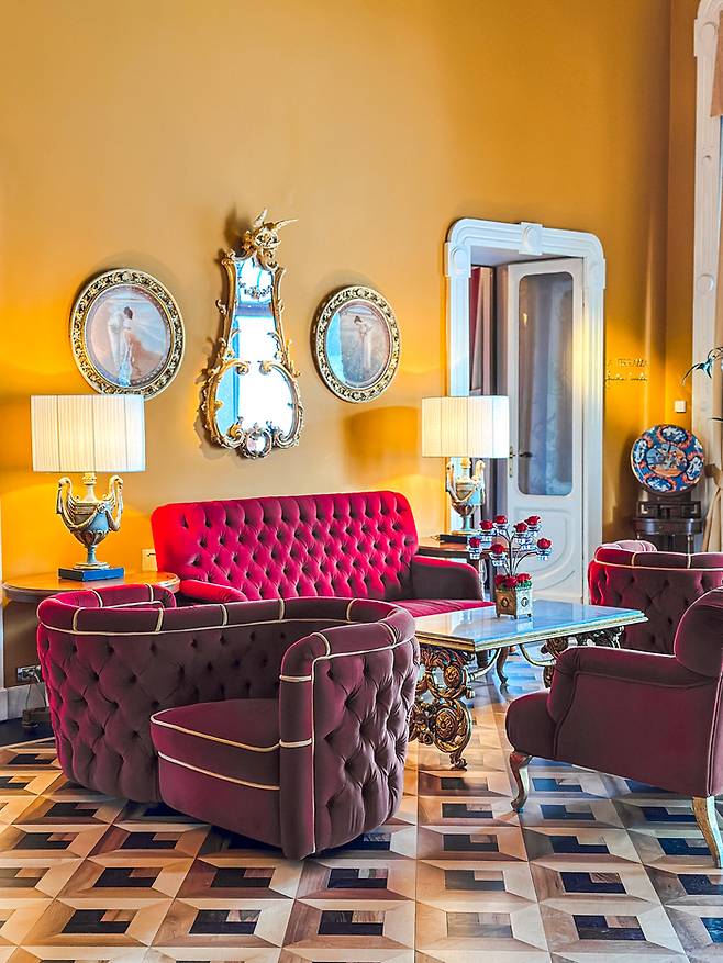 호텔 로비 / 사진=권효정 여행+ 기자