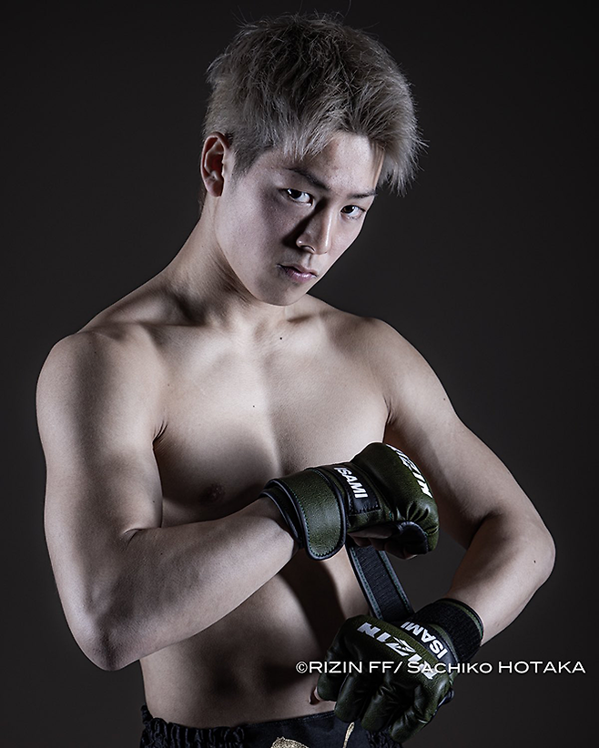 일본 종합격투기 파이터 미우라 고타 2021년 연말 라이진 데뷔전 프로필. 고타는 1992년 제10회 아시아축구연맹 아시안컵 최우수선수 미우라 가즈요시의 둘째 아들이다. 사진=RIZIN FF
