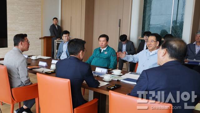 ▲김영록 전남지사 경도해양관광단지 추진상황 점검ⓒ광양경자청