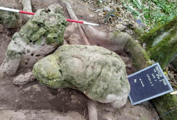 사람 얼굴을 모티브로 한 것으로 보이는 마야 조각품. 과테말라 문화체육부 제공. AFP 연합뉴스