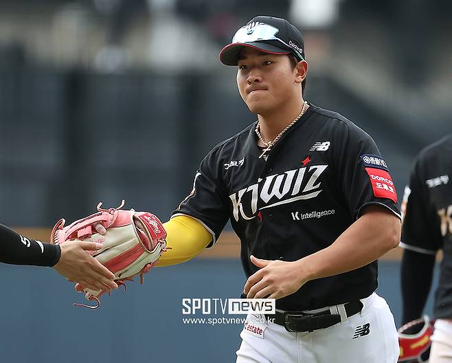 ▲ 어마어마한 괴력을 보여주며 올 시즌 리그 최고의 히트상품으로 떠오른 안현민 ⓒ곽혜미 기자