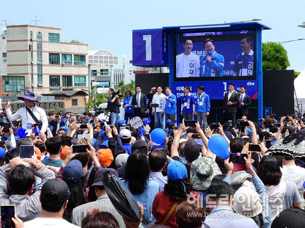 지난 22일 제주시 동문로터리에서 유세를 하고 있는 이재명 후보. ⓒ헤드라인제주