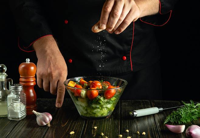 평소 쓰는 식재료를 조금만 바꿔도 손쉽게 저염식단을 조리할 수 있다. [사진=게티이미지뱅크]