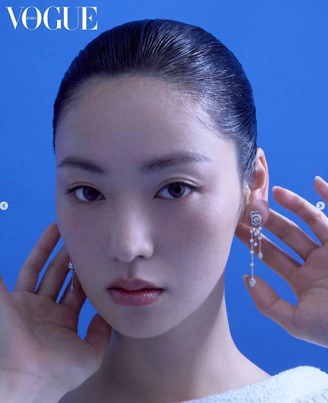 사진 | 보그 코리아, 전여빈 SNS