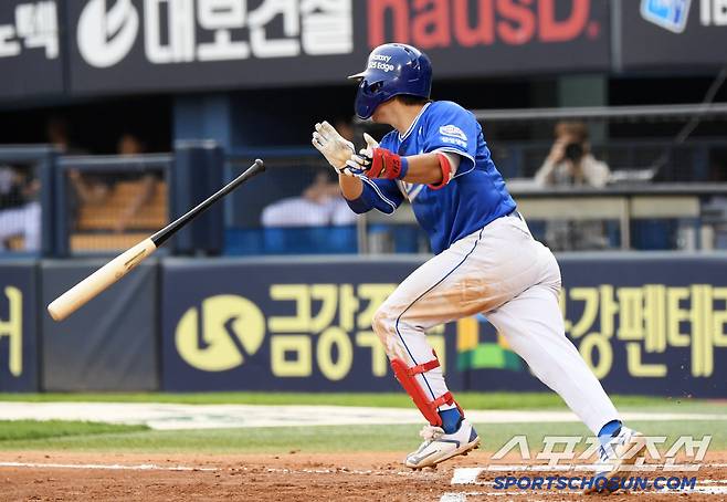 LG 1선발 치리노스 상대 3안타 맹타를 휘두른 삼성 7번 타자 박승규.