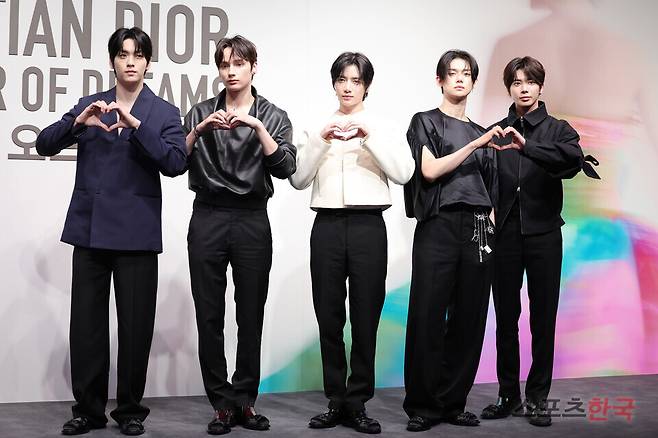 투모로우바이투게더. 25.04.18 ⓒ이혜영 기자 lhy@hankooki.com