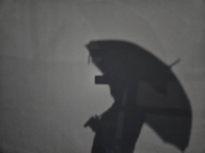 전국 흐리고 곳곳 비…낮 최고 19∼25도 [내일날씨]= 월요일인 내일(6월 2일) 날씨 고기압의 가장자리에 들어 전국에 구름이 많거나 대체로 흐리겠다. 기상청 내일날씨 예보에 따르면 이날 늦은 새벽부터 제주도, 오전부터 전남, 오후부터 그 밖의 남부지방, 밤(부터 강원남부와 충남권남부, 충북에 비가 내리겠다. 오늘날씨, 내일날씨, 주간날씨 예보 ⓒbnt뉴스