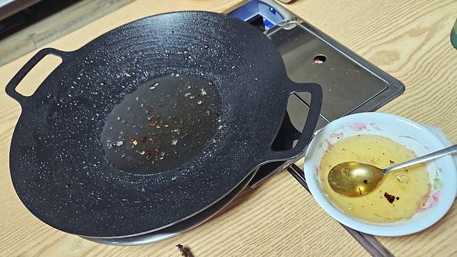 20250531_221655.jpg 저녁 통삼겹 굽고 그 기름에 파전