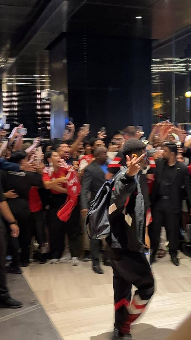 sa1agakg.jpg 동남아 투어 "일부" 맨유 선수들 무례 행동 논란...jpg