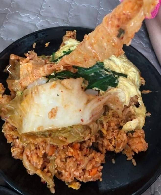 a524a49ba34bdcd2b4028b34ae489c2e.jpg 김치볶음밥 배달 리뷰  ㄷㄷ