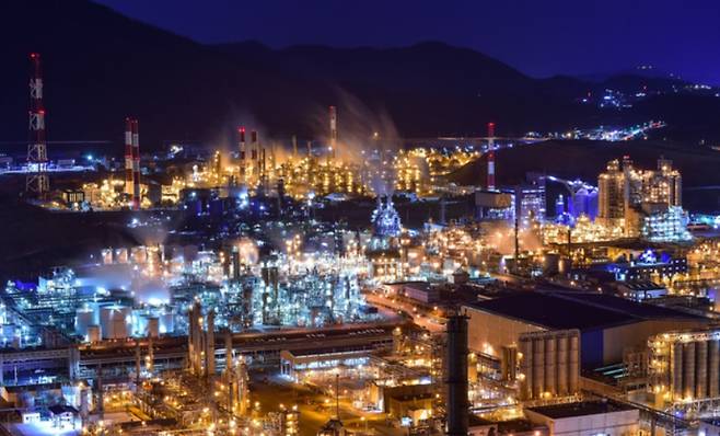 석유화학기업이 밀집된 여수국가산업단지 전경. 전남도 제공&nbsp;