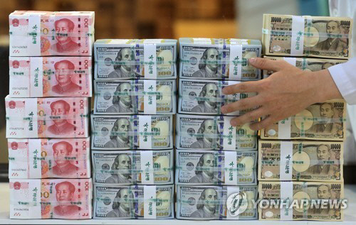 중국 위안화, 미국 달러화, 일본 엔화의 모습. <사진=연합뉴스>