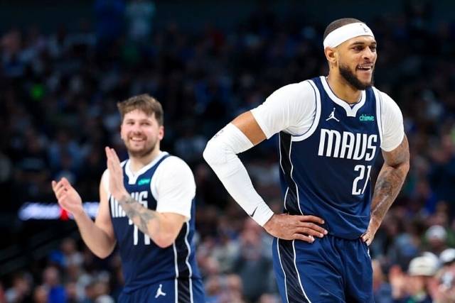 ‘포브스’의 에반 사이더리는 자신의 SNS를 통해 “레이커스는 운동 능력이 뛰어나고 림을 공략할 수 있는 빅맨을 찾고 있다. 윌리엄스 영입이 무산된 후 올 여름 유심히 지켜봐야 할 2명의 빅맨은 개포드와 클랙스턴이다”라고 이야기했다. 사진=X