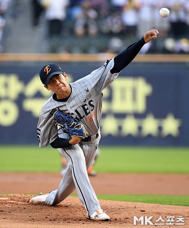 1일 창원 NC전 선발 투수로 나서는 한화 황준서. 사진=천정환 기자