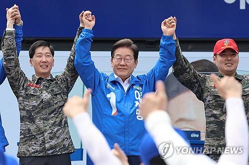 마지막 주말 유세하는 이재명 후보 [연합뉴스 자료사진]