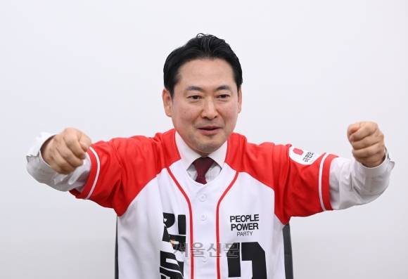 장동혁 국민의힘 중앙선거대책위원회 종합상황실장이 1일 서울 영등포구 국민의힘 중앙당사에서 서울신문과 만나 막판 대역전 구도에 대해 설명하고 있다. 도준석 전문기자