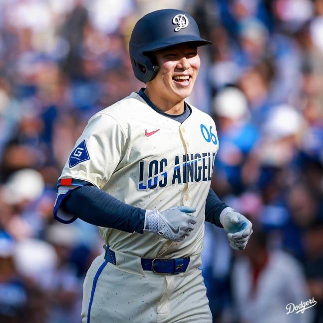 홈런을 치고 환히 웃는 김혜성. /사진=LA 다저스 공식 SNS
