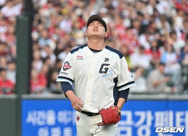 아쉬워하는 나균안.